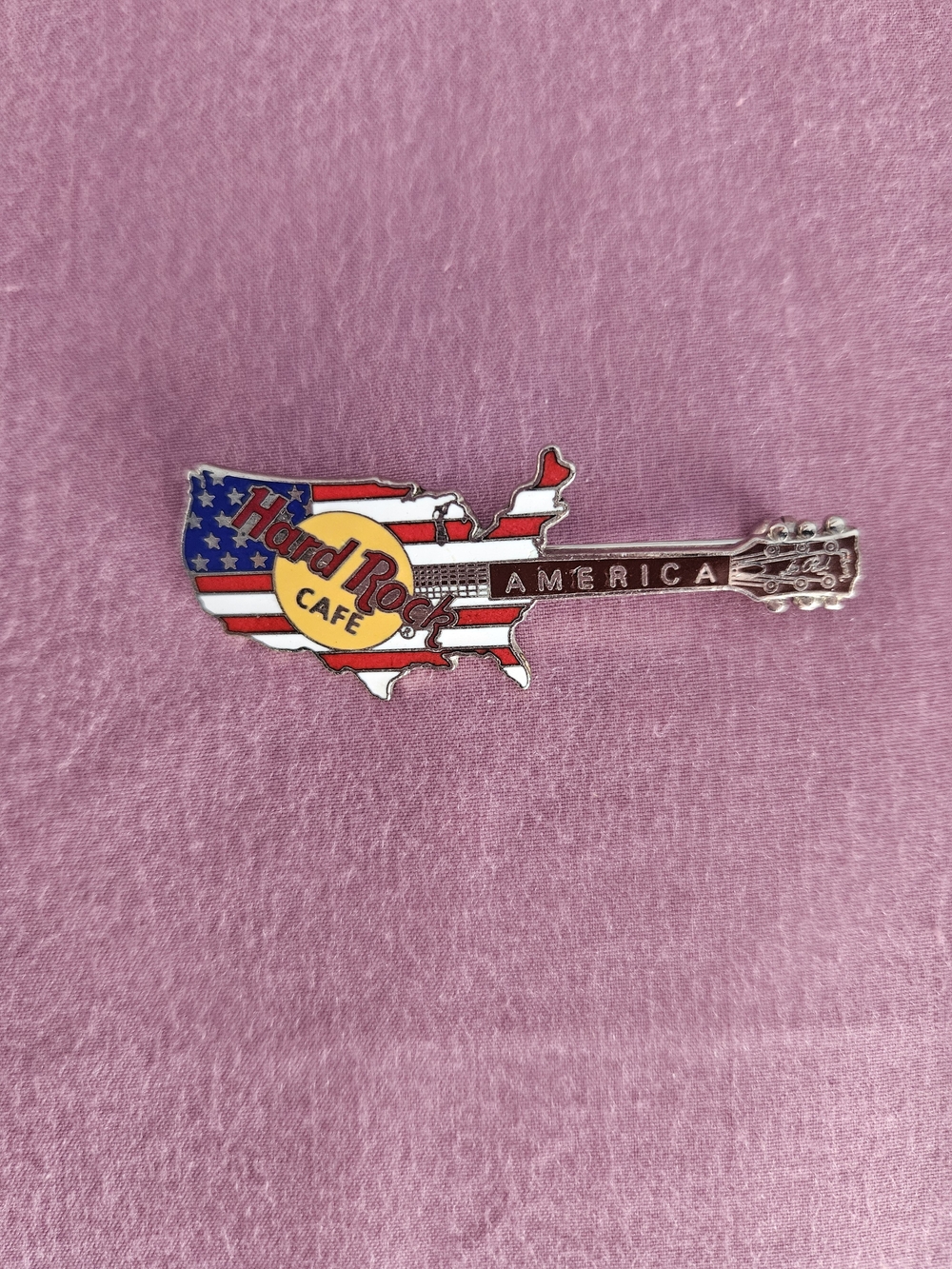 Limited Edition Hard Rock Cafe America Guitar Pin